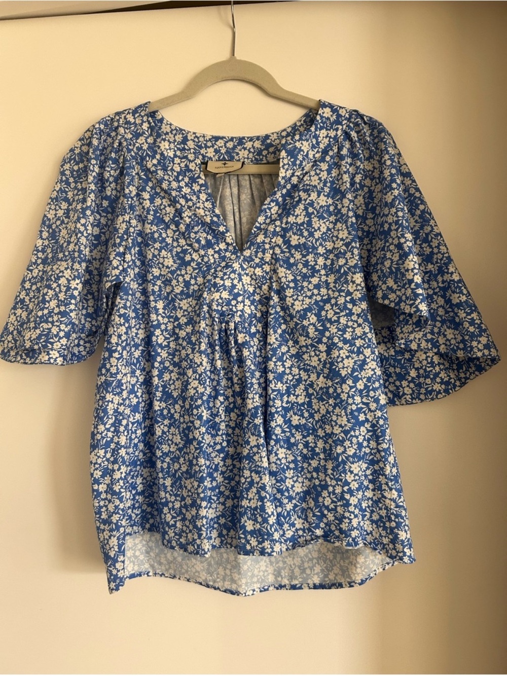 Tuckernuck Finley Flutter Sleeve Top